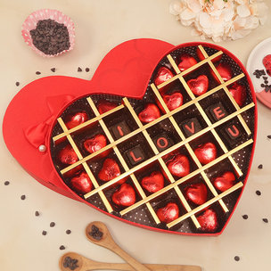 Heart Shaped Chocolates Gift Box for girlfriend
